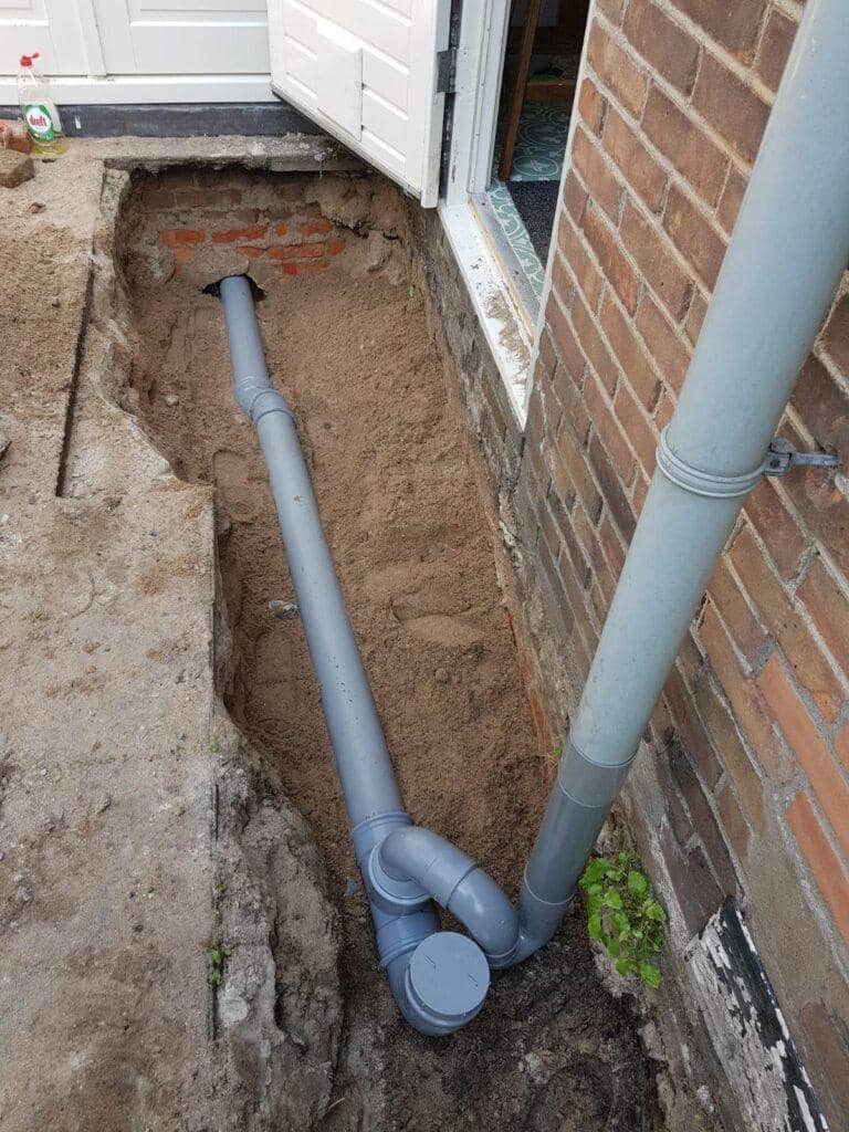 Professionele loodgieter aan het werk - 247 Ontstopper Amsterdam